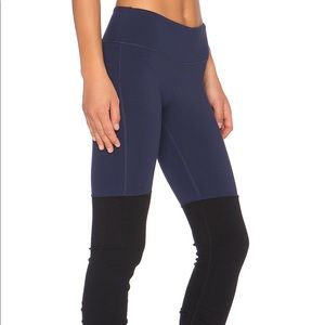 Alo Yoga Goddess Legging in Navy
